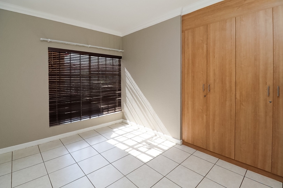 To Let 3 Bedroom Property for Rent in Flamwood North West